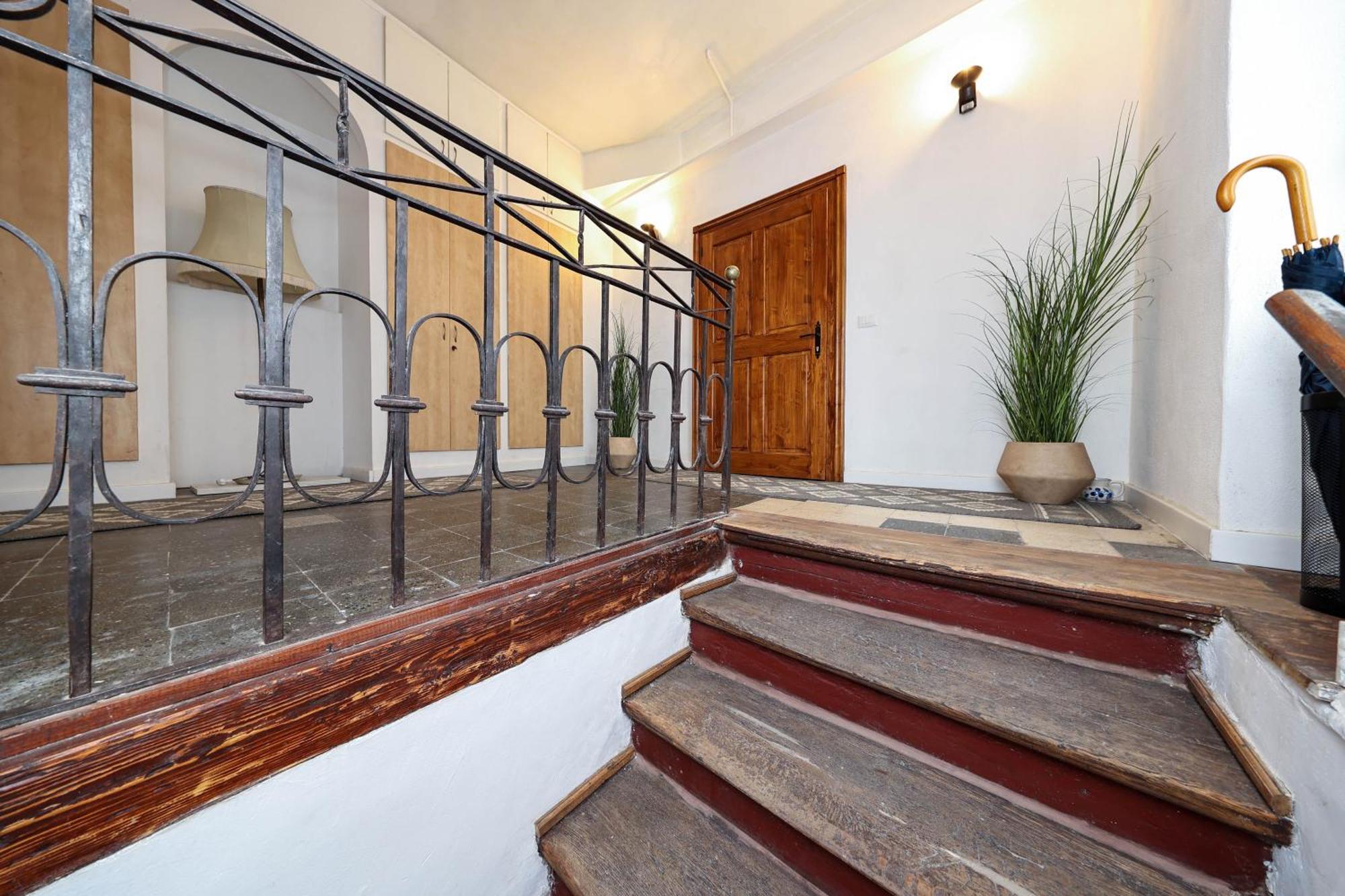 Hirscher Apartment